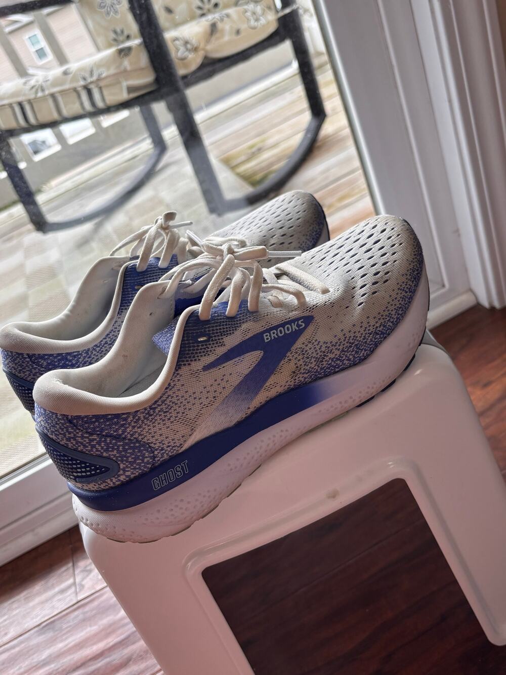 Brooks Ghost 16 Women’s Size 7.5 Blue White Cushioned Running Shoes